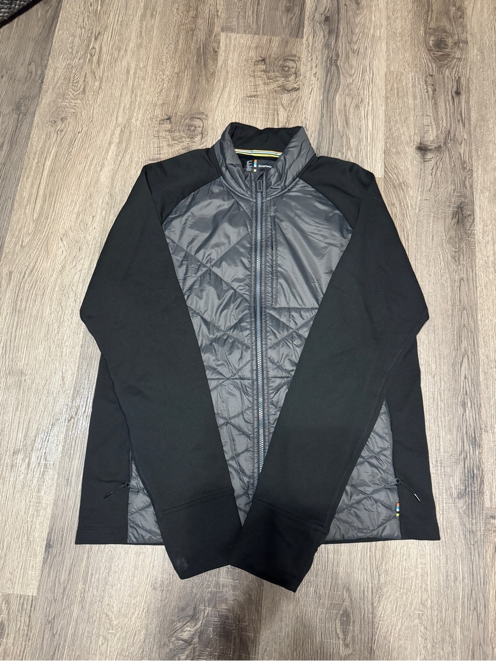 Smartwool Men's Black and Gray Quilted Hybrid Performance Jacket *flaw*